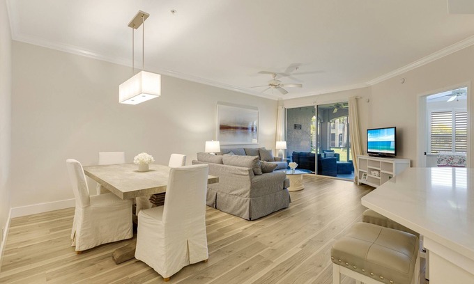 Tropical Cove Condo | Coast Awhile at Lexington CC Lake Village