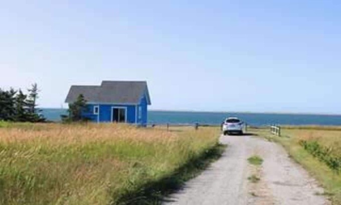 Iles de la Madeleine Ski Chalet | Coastal Charm, Beach Nearby - Chalet Poirier