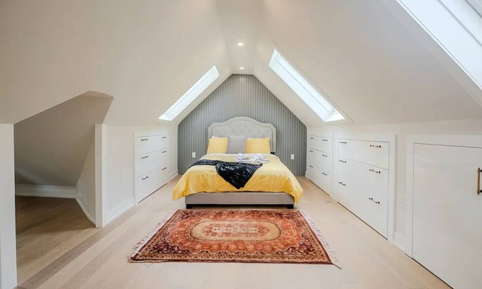 The Beaches House | Coastal Charm: Luxurious Living