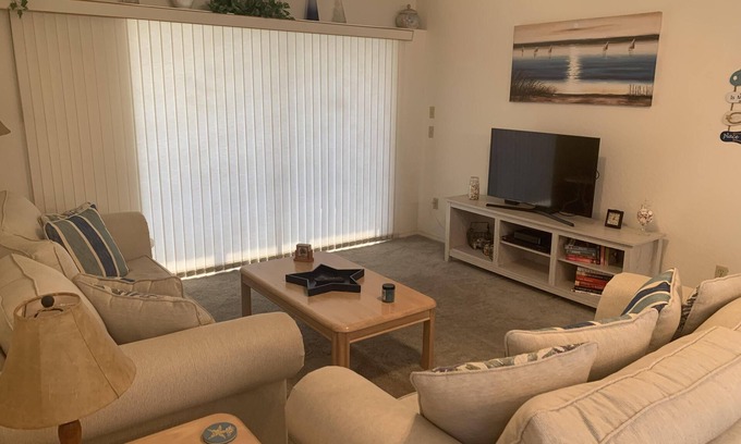 Englewood Condo | Coastal Comfort – 2BR Condo in Fiddlers Green