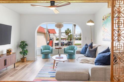 Crescent Beach House | Coastal Condo - Walk to Beach Pool Pickleball and Boat Ramp