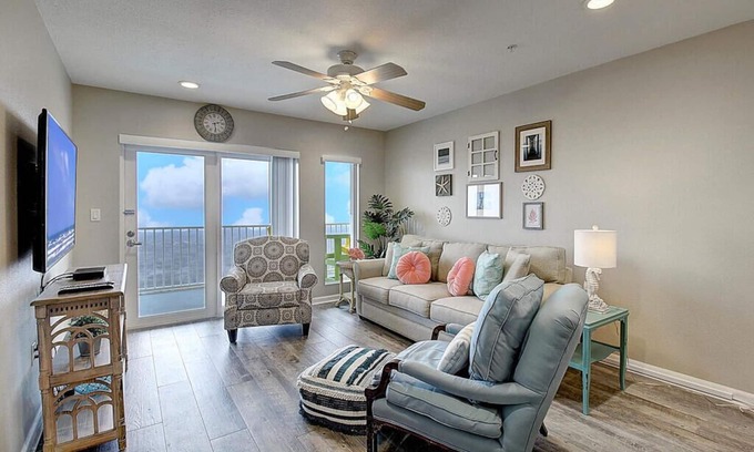 Port Aransas Condo | Coastal Cottage on the beach