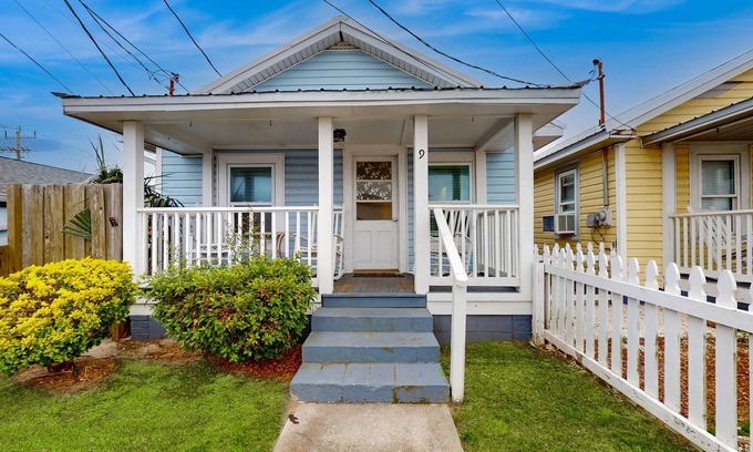 Kure Beach Cottage | Coastal cottage with short walk to the beach and fishing pier