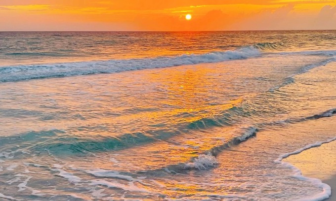 Whitney Beach House | Coastal Cowgirl! Unique & Spacious Vacation Retreat! Close To AMI!