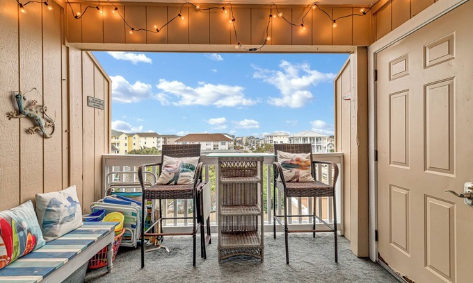 North Carolina Coast Condo | Coastal Cozy Condo: Pet Friendly! Steps to Beach, Perfect for Relaxing Getaways!