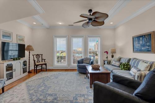 Carolina Beach House | Coastal Escape on Lake Park
