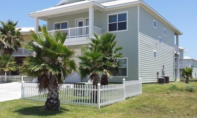 Port Aransas House | COASTAL PARADISE, Ocean Views,Beach Walk, 2 pools, hot tub