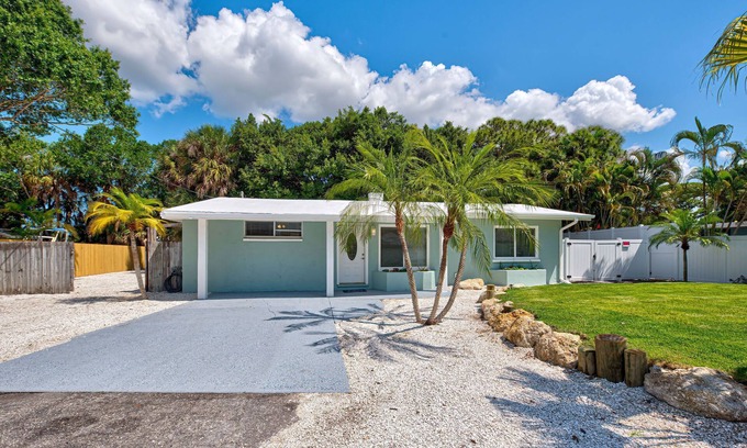 Nokomis House | Coastal Retreat