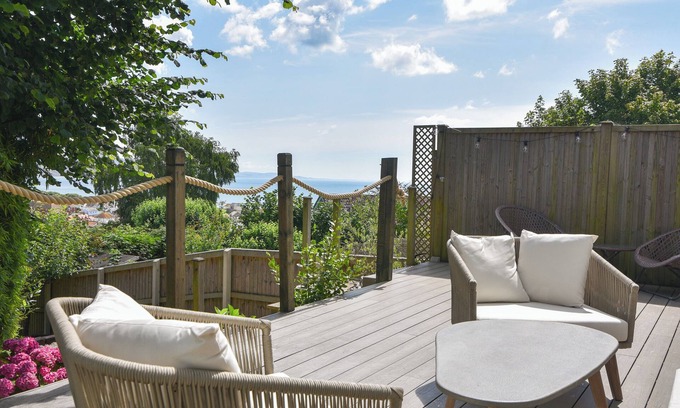 Lyme Regis Cottage | COASTAL VIEW, romantic, luxury holiday cottage in Lyme Regis