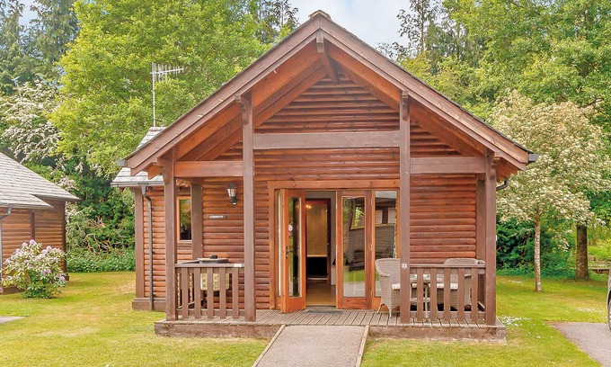Tilford Ski Chalet | Cobbett Contemporary Premier