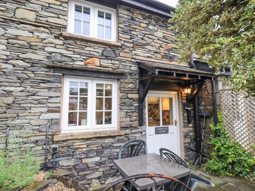 Ambleside House | Cobblestone Cottage