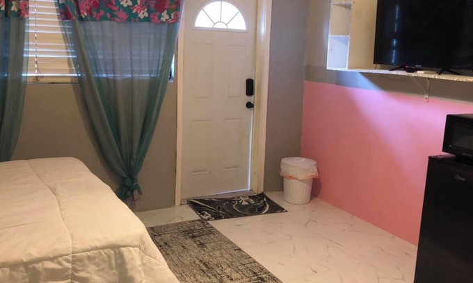 Nassau Apartment | Coco Breeze Studio