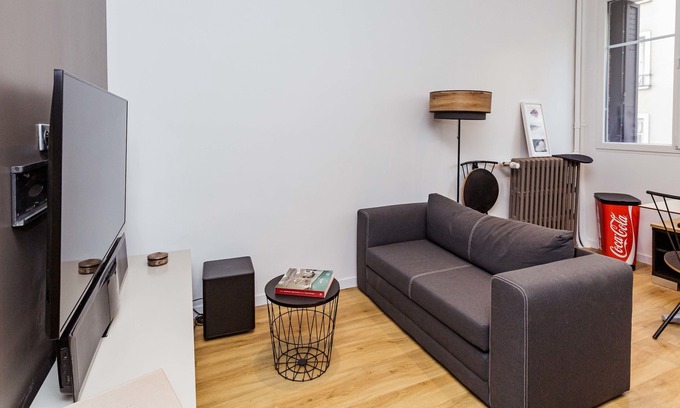 Vanves Apartment | Cocoon refurbished in the center of Vanves
