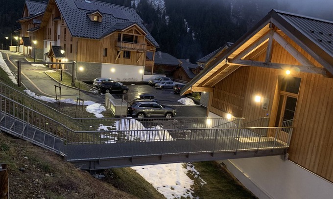 Vaujany Apartment | Cocooning apartment, large terrace, Nordic bath. Sauna