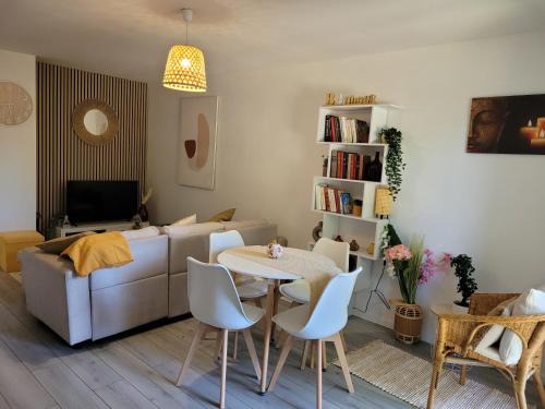 Survilliers Apartment | COCOONING HOUSE Suite 216 SWEET AND HARMONY- AEROPORT PARIS ROISSY CDG, PARC ASTERIX, CHATEAU DE CHANTILLY, STADE DE FRANCE