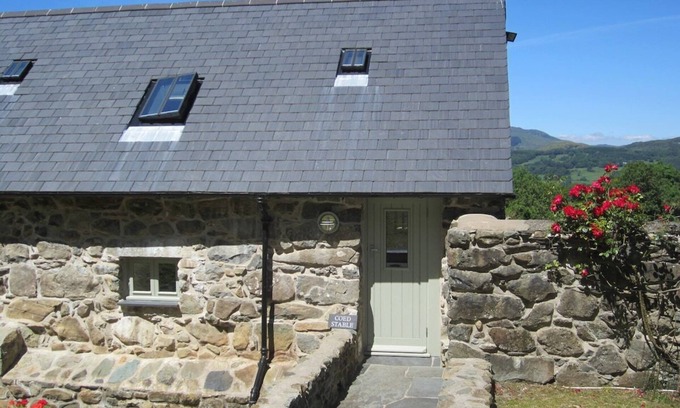 Tabor House | Coed Stable, High quality character barn conversion, underfloor heating