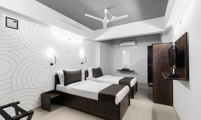 Changodar Hotel | Collection O 198 Satyam Mall