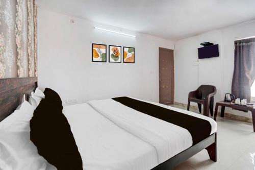 Lucknow Hotel | Collection O Bhudheshwar Near Hamilton Academy