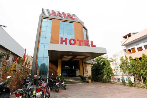 Jaipur District Hotel | Collection O Meenakshi Palace