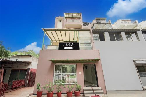 Gandhinagar Hotel | Collection O Sachivalaya Metro Station Gandhinagar Formerly Hotel Ghunghat Inn