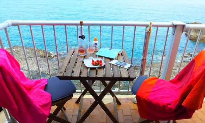 Collioure Apartment | Collioure Seafront Apartment with Parking - Falco