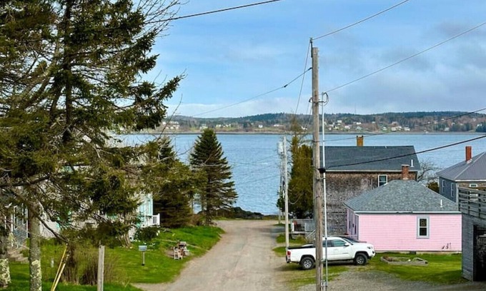 Eastport House | Colonels Quarters of Eastport