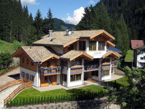 Predazzo Apartment | Color Home Suite Apartments