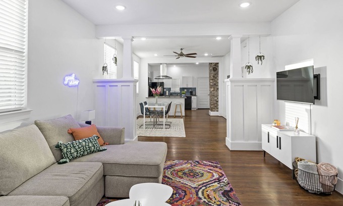 Northside House | Colorful 5-bed home in downtown Houston