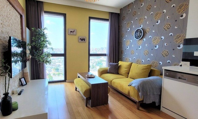 Bagcilar Apartment | Colorful City Apt - near Bağcılar Metro Station