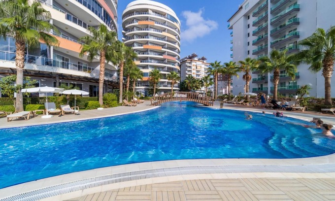 Alanya Apartment | Colorful Flat with Shared Pool and Spa in Alanya