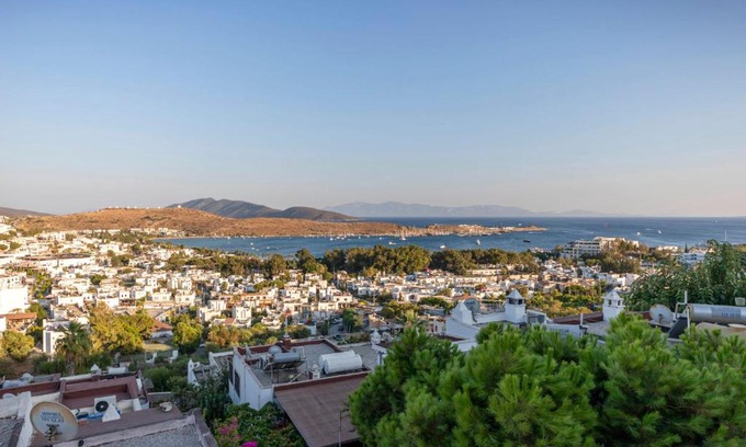 Bodrum City Center Villa | Colorful House with Magnificent Sea View near Beach in Bodrum