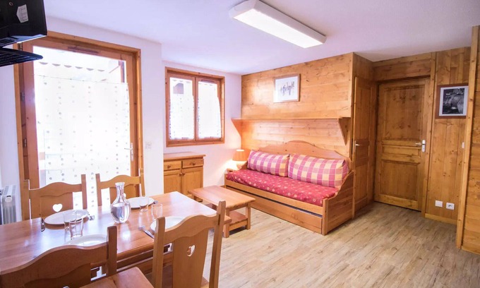 Aussois Apartment | COM206 : Wohnung in ruhiger Lage in der Nähe von kostenlosen Shuttles und Schwimmbad