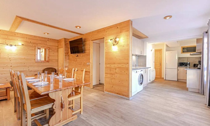 Aussois Apartment | COM400 :Apartment in quiet area close to free shuttle bus and swimming pool