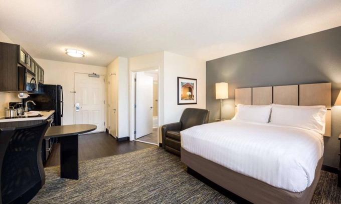 West Des Moines Resort | Come Create Memories w/Fun-filled Adventures at this Paradise! w/Full Kitchen!