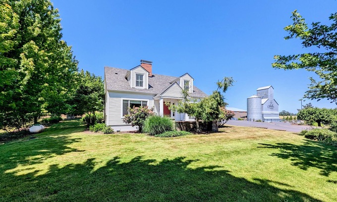 Dayton House | Come stay in the heart of Oregon wine country at Stoller Estate House!