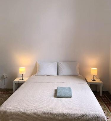 Vegueta Hotel | Comfortable Room in Historic Casa Quesada Shared House