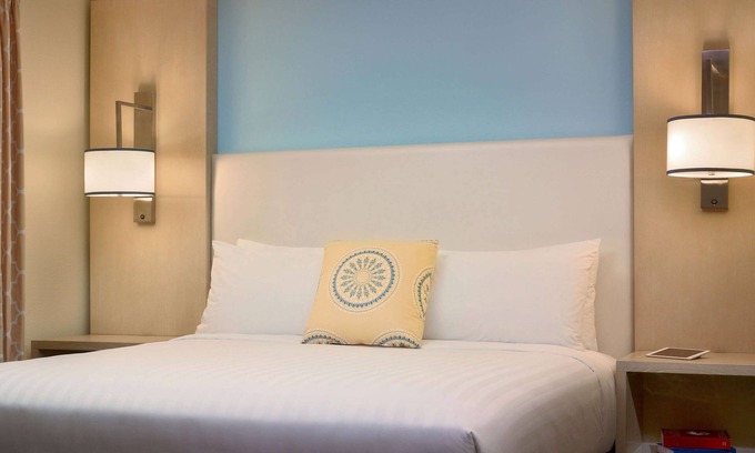 The Galleria Hotel | Comfort and Convenience! Kitchen, FREE Parking, Close to Houston Zoo