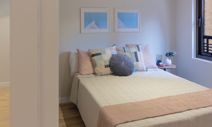 Mestalla Apartment | Comfort and Sunshine: Three Bedroom flat in Mestalla