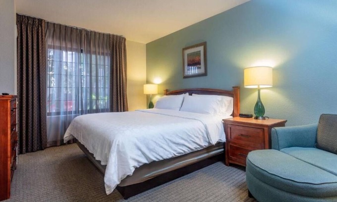 Anaheim Resort Resort | Comfort & Convenience: Budget Friendly Suite w/1BR & Kitchen - Free Breakfast