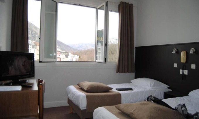 Lourdes Hotel | Comfort-Focused Apartment Perfect for Mountain Adventures