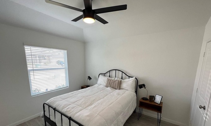 Converse House | Comfort in Converse - 3 Bedroom/2 Bath - Close to JBSA Randolph