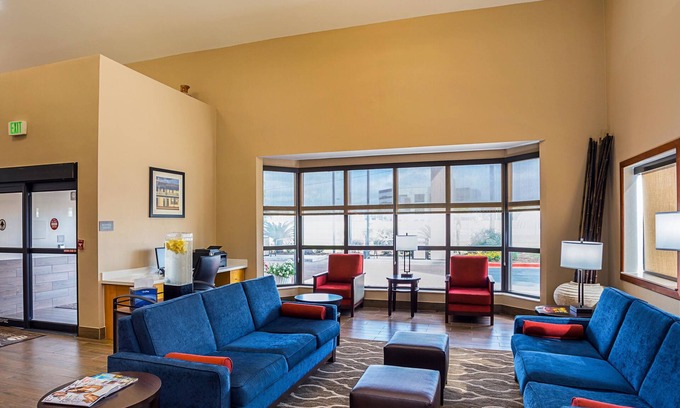 Highlands - Perkins Hotel | Comfort Inn University Area