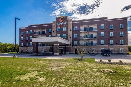 Brunswick Hotel | Comfort Suites Brunswick - Cleveland Southwest