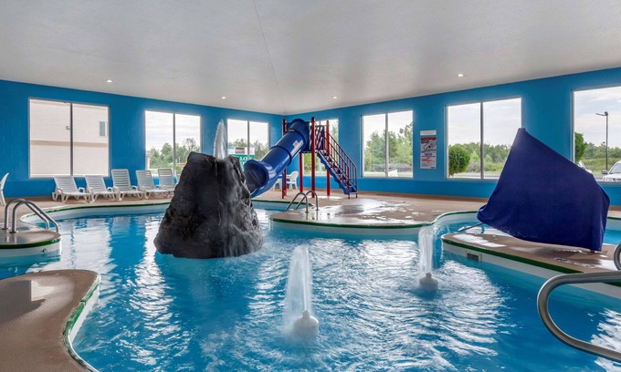 Escanaba Hotel | Comfort Suites Escanaba