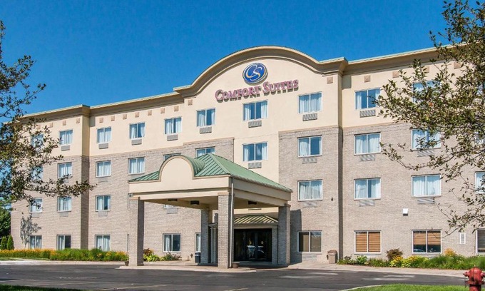 Wixom Hotel | Comfort Suites Wixom - Novi