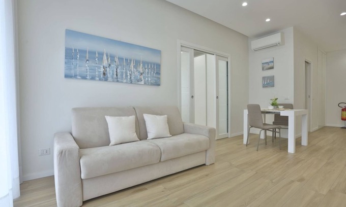 Vomero Apartment | Comfortable and bright apartment perfect for 2 people and equipped with all comforts, including a spacious 15 sqm balcony ideal for relaxing moments. The apartment is located in Via Cimarosa, in the lively Vomero district, an ideal area for all types of