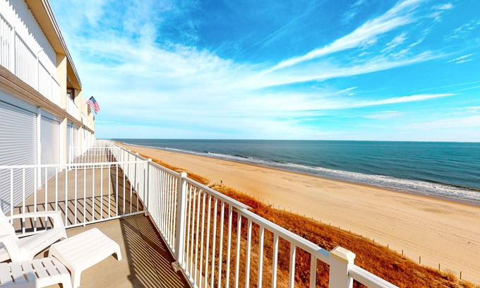 Midtown Ocean City House | Comfortable and Convenient Oceanside Condo w/Shared Pool, Free WiFi, & Balcony