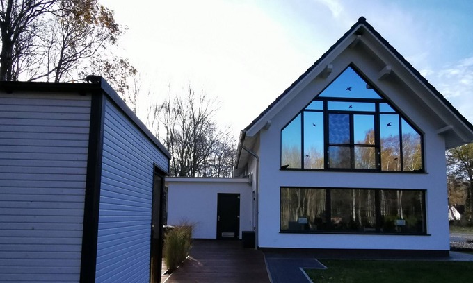Bodstedt House | Comfortable and stylishly furnished holiday home with sauna on the Baltic Sea.