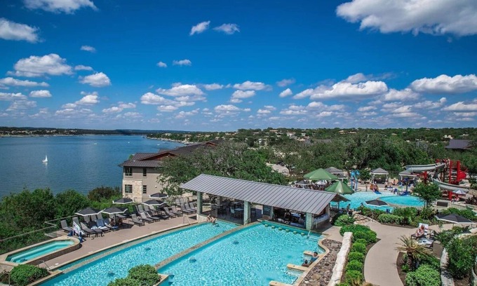 Lakeway Hotel | Comfortable and Suiting Stay! Pets Allowed, Outdoor Pool!