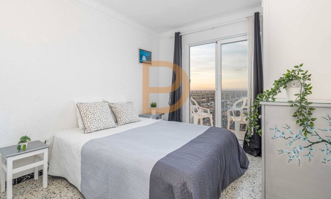Empuriabrava Apartment | Comfortable apartment 50 meters from the beach. Spectacular view